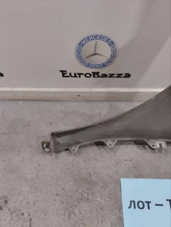 Крыло переднее правое Mercedes W251 A2518800206