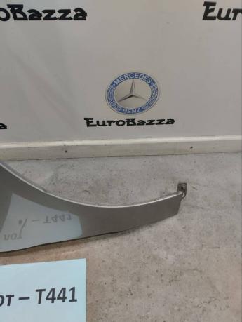 Крыло переднее правое Mercedes W251 A2518800206