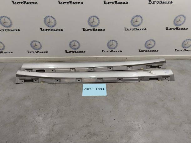 Накладка порога пластиковая Mercedes W251 A2516980754