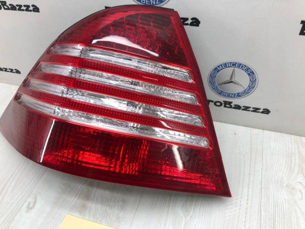 Фонарь задний левый Mercedes W220 A2208200764