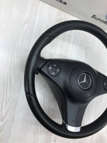 Руль с лепестками Mercedes A2304602218