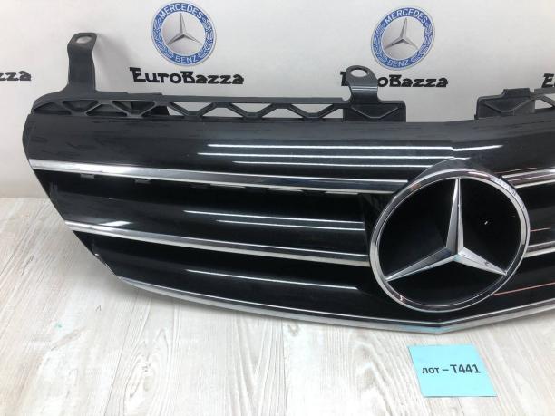 Решетка радиатора Mercedes W251 рестайлинг A2518880223