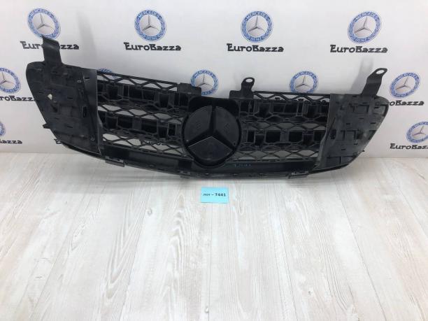 Решетка радиатора Mercedes W251 рестайлинг A2518880223