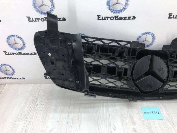 Решетка радиатора Mercedes W251 рестайлинг A2518880223