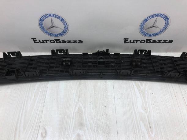 Решетка капота Mercedes W219 A2118800005