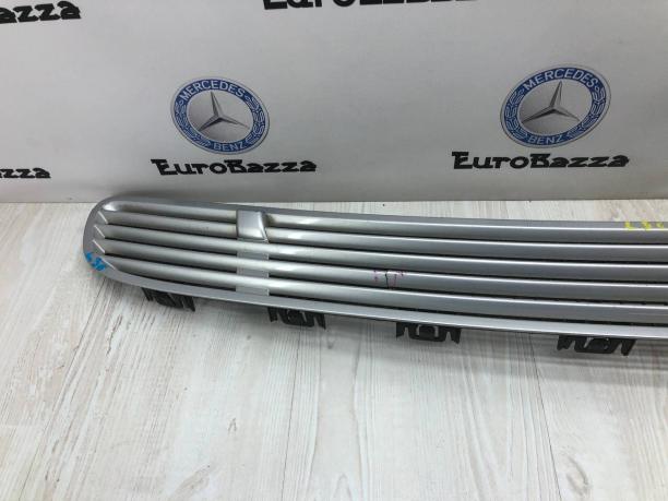 Решетка капота Mercedes W220 A2208800205