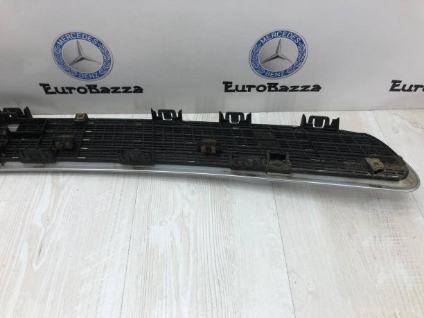 Решетка капота Mercedes W220 A2208800205