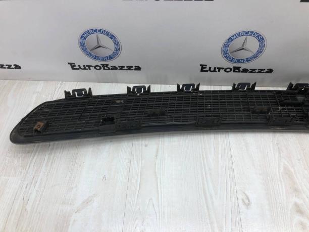 Решетка капота Mercedes W220 A2208800205