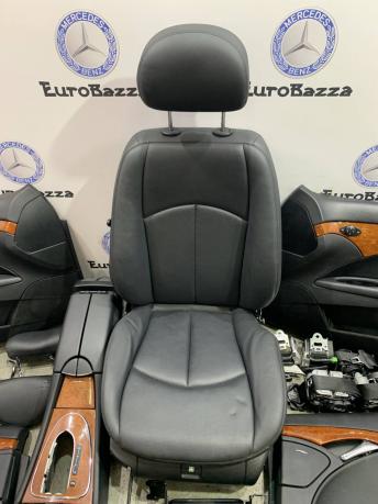 Водительское сидение Mercedes W211 A2119103751