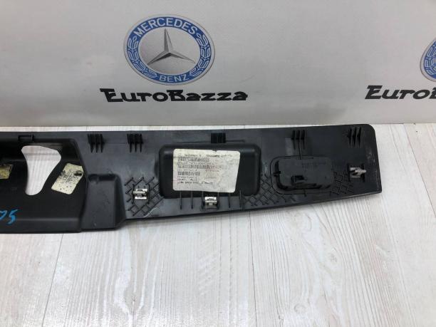 Накладка замка крышки багажника Mercedes X164 A1647470287