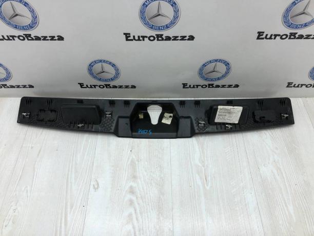 Накладка замка крышки багажника Mercedes X164 A1647470287