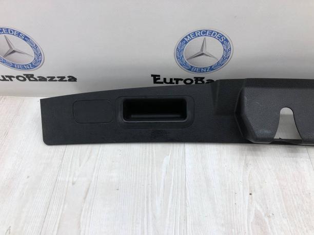 Накладка замка крышки багажника Mercedes X164 A1647470287