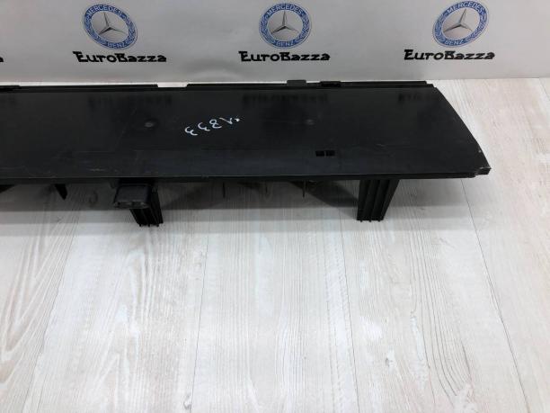 Крышка кронштейна блоков управления Mercedes W219 A2115450246