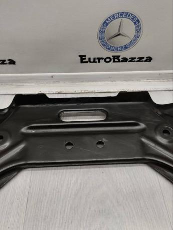 Кронштейн переднего подрамника Mercedes W211 A2116280411