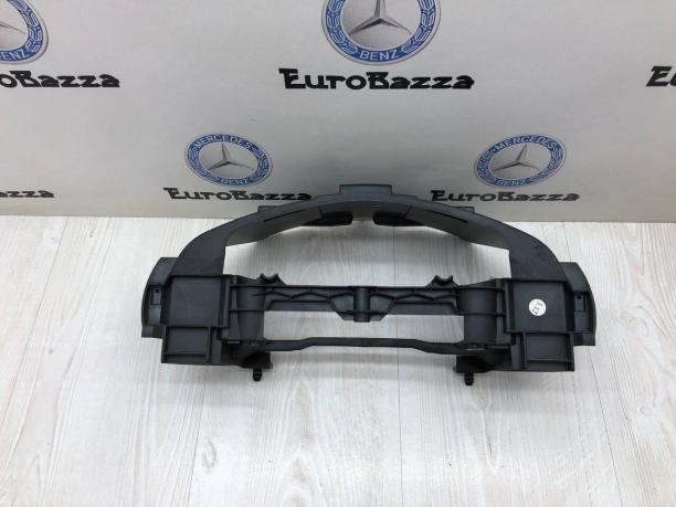 Кронштейн приборной панели Mercedes W203 A2038600034