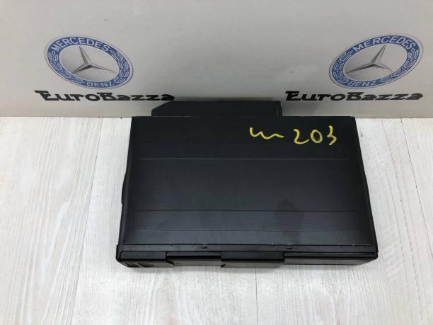 CD-чейнджер Mercedes W203 A2038703389