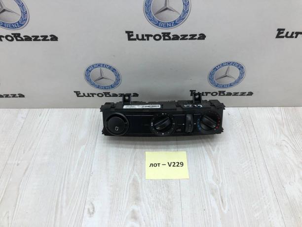 Панель управления климат-контролем Mercedes W906 A9068300485