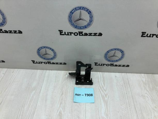 Крюк замка капота Mercedes W218 A2188800064