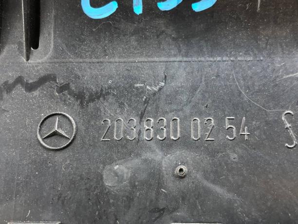 Дефлектор обдува салона Mercedes W203 A2038300254