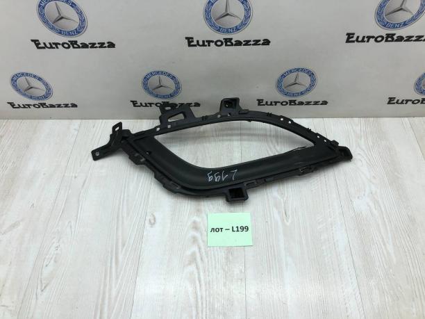 Оправа правой ПТФ Hyundai i30 2012-2017 86564-A6030