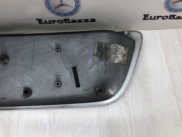 Накладка крышки багажника Mercedes W203 A2037500881