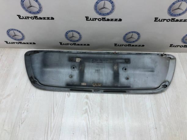 Накладка крышки багажника Mercedes W220 A2207500081