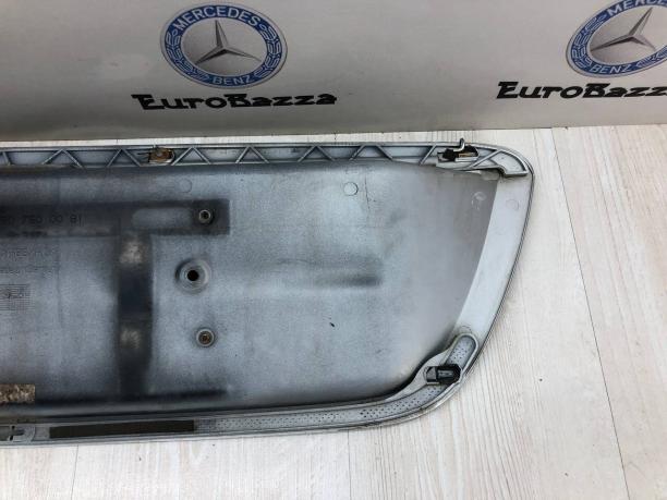 Накладка крышки багажника Mercedes W220 A2207500081