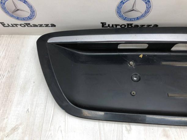 Накладка крышки багажника Mercedes W220 A2207500081