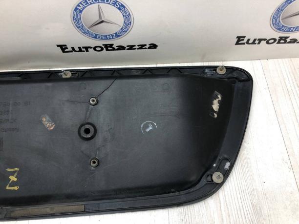 Накладка крышки багажника Mercedes W220 A2207500081