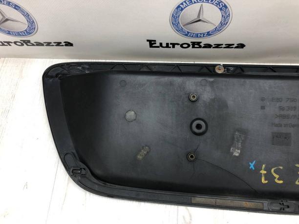 Накладка крышки багажника Mercedes W220 A2207500081