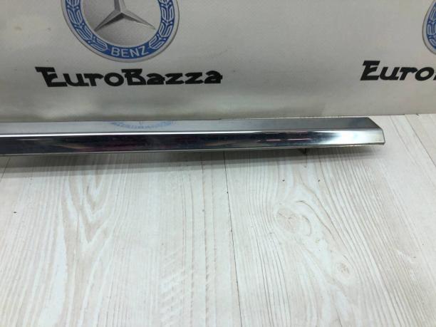 Накладка крышки багажника Mercedes W211 А2117400493 А2117400493