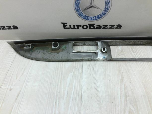 Накладка крышки багажника Mercedes W211 А2117400493 А2117400493