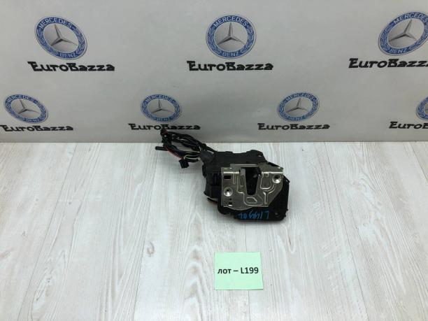 Замок задней левой двери Mercedes W203 A2037300135