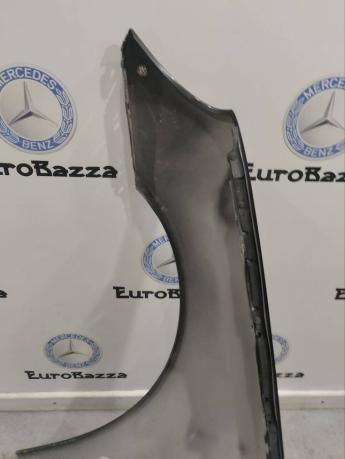 Крыло переднее правое Mercedes W203 A2038800218