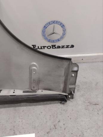 Крыло переднее левое Mercedes W203 A2038800118