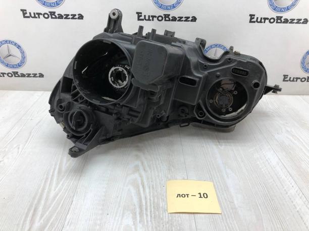 Правая ксеноновая фара Mercedes W211 A2118202261