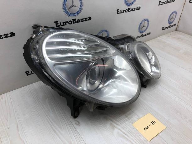 Правая ксеноновая фара Mercedes W211 A2118202261