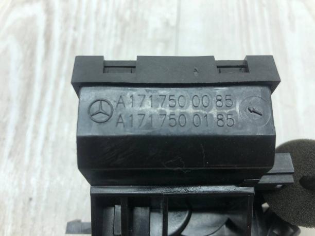 Замок крышки багажника Mercedes W219 A1717500085