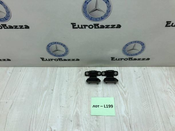 Петля крышки багажника Mercedes W203 A2037400137