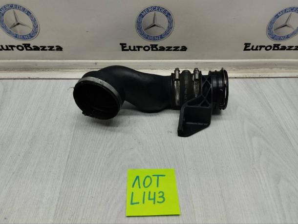 Патрубок интеркулера левый Mercedes M271 А2710901437 А2710901437