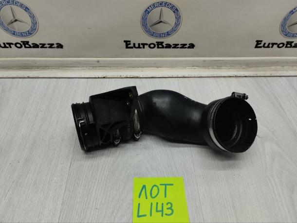 Патрубок интеркулера левый Mercedes M271 А2710901437 А2710901437