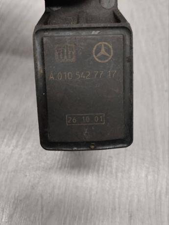 Датчик уровня подвески Mercedes W220 A0105427717