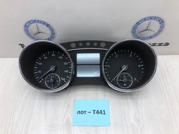 Приборная панель Mercedes W251 A2514405147