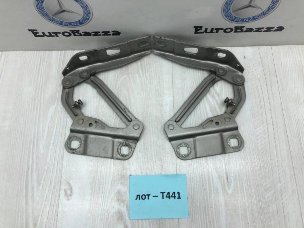 Петля капота Mercedes W251 A2518800128