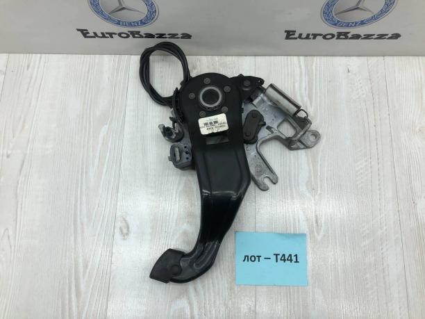 Педаль стояночного тормоза Mercedes W251 A2514200384