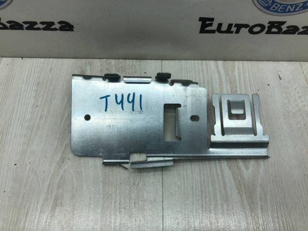 Кронштейн блока ZGS Mercedes W251 A2518272314