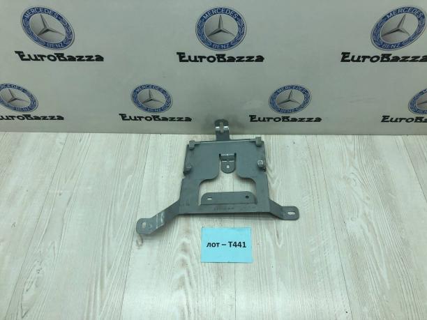 Кронштейн блока задней камеры Mercedes W251 A2515453940