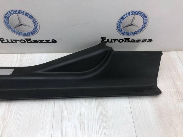 Накладка порога внутренняя задняя Mercedes W203 A2036800735