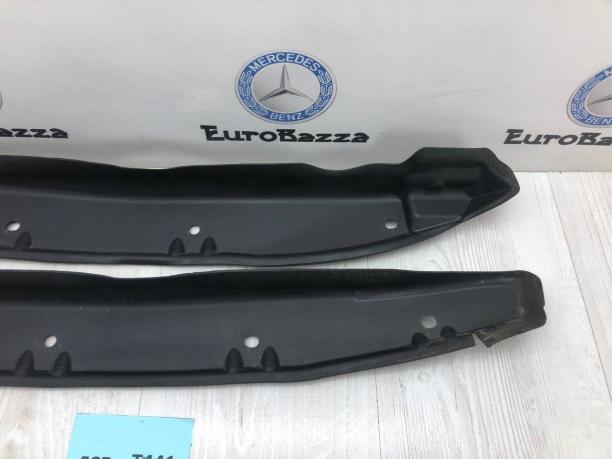 Накладка переднего крыла Mercedes W251 A2518890125