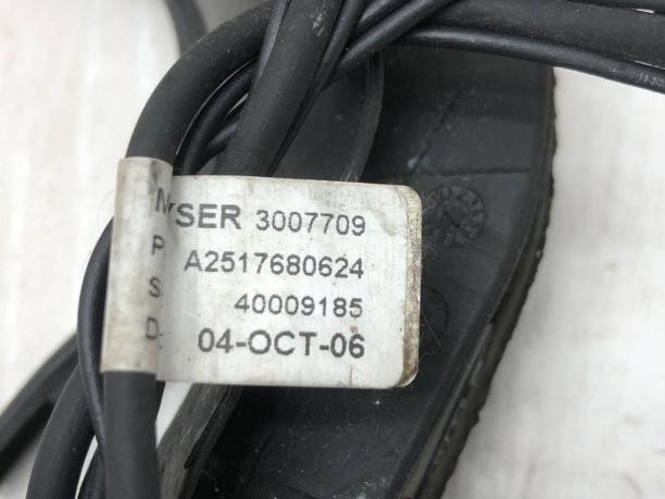 Уплотнитель задней форточки Mercedes W251 A2516702139